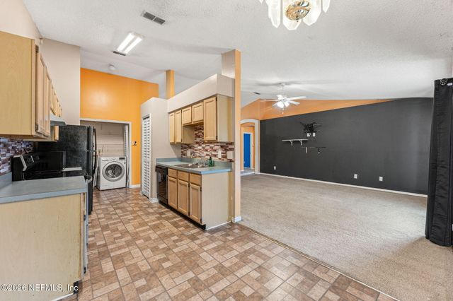8076 CUMBERLAND GAP Trail N, Jacksonville, FL 32244