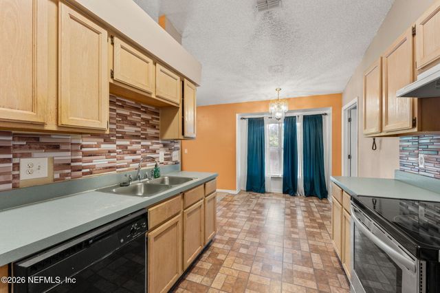 8076 CUMBERLAND GAP Trail N, Jacksonville, FL 32244