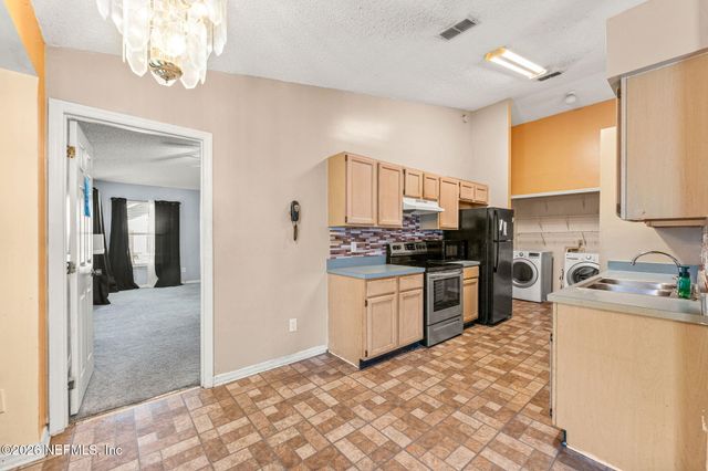 8076 CUMBERLAND GAP Trail N, Jacksonville, FL 32244