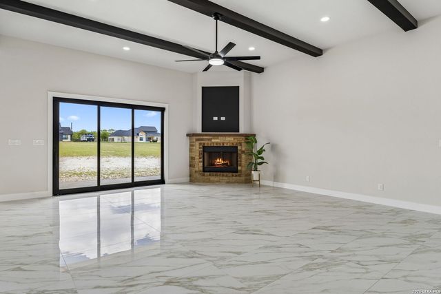 109 Summer Meadow Dr, La Vernia, TX 78121