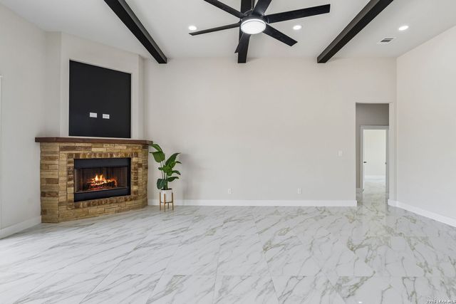 109 Summer Meadow Dr, La Vernia, TX 78121