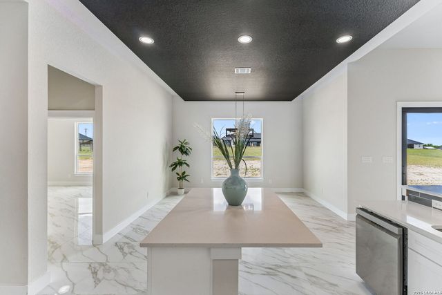 109 Summer Meadow Dr, La Vernia, TX 78121