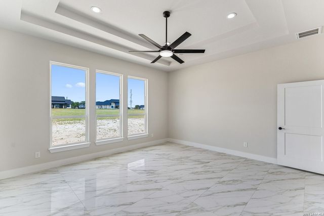 109 Summer Meadow Dr, La Vernia, TX 78121