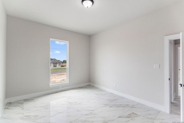 109 Summer Meadow Dr, La Vernia, TX 78121
