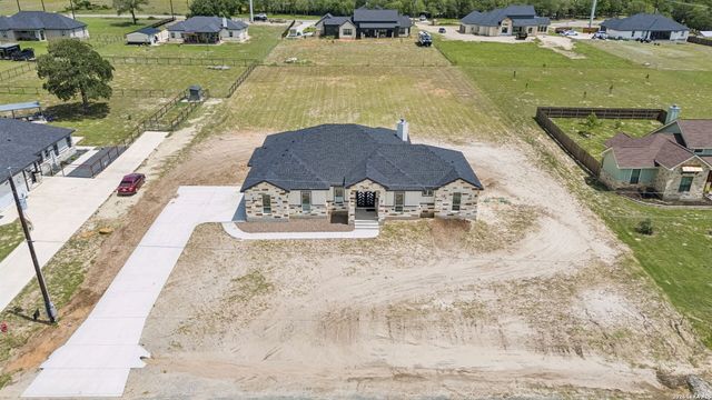 109 Summer Meadow Dr, La Vernia, TX 78121