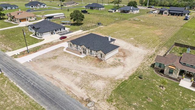 109 Summer Meadow Dr, La Vernia, TX 78121