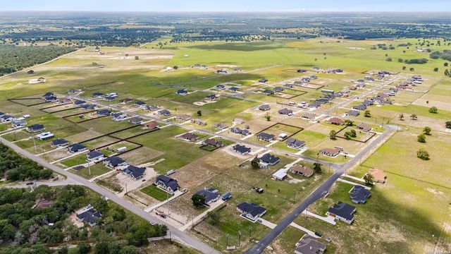 109 Summer Meadow Dr, La Vernia, TX 78121