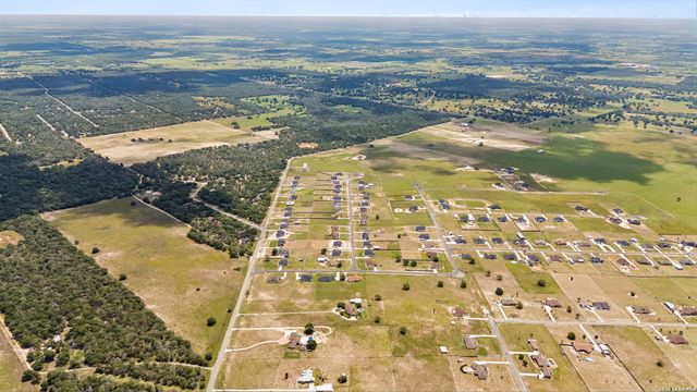 109 Summer Meadow Dr, La Vernia, TX 78121