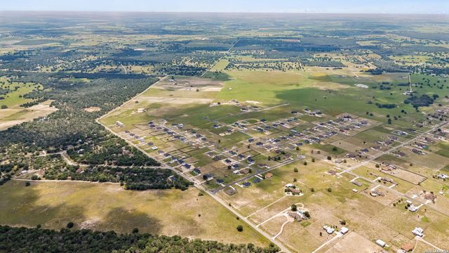 109 Summer Meadow Dr, La Vernia, TX 78121