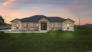 109 Summer Meadow Dr, La Vernia, TX 78121