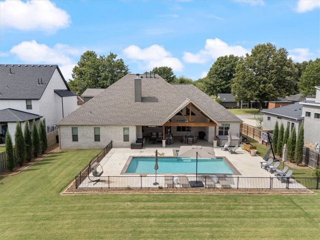 4303 Spyglasss Drive, Springdale, AR 72764
