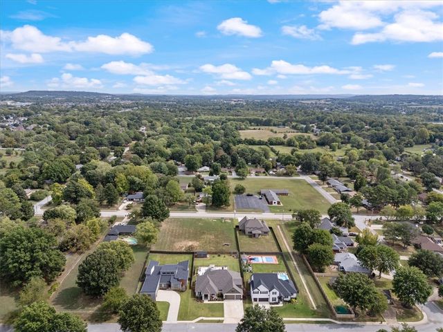 4303 Spyglasss Drive, Springdale, AR 72764