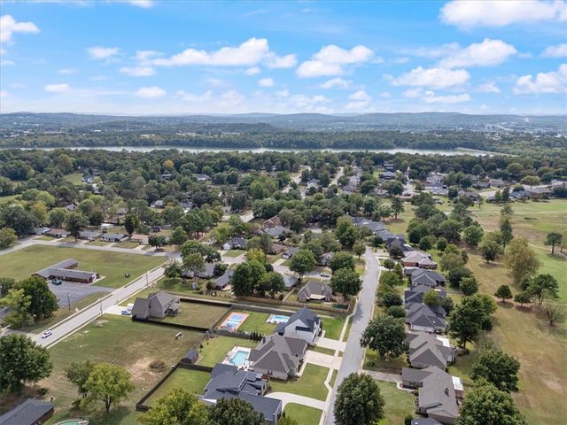 4303 Spyglasss Drive, Springdale, AR 72764