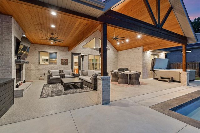 4303 Spyglasss Drive, Springdale, AR 72764