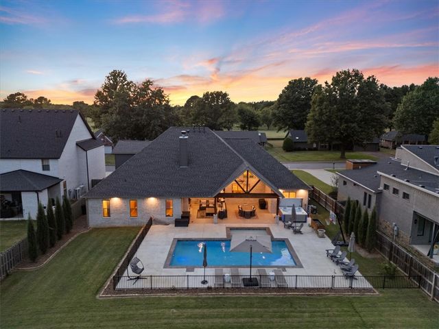 4303 Spyglasss Drive, Springdale, AR 72764