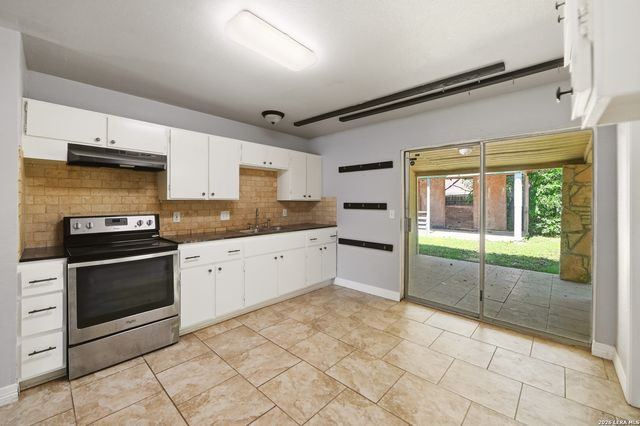7627 GLEN VIS, San Antonio, TX 78239