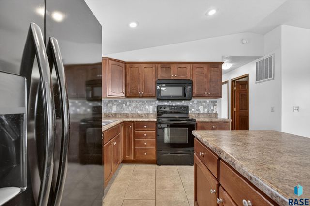 6509 S Tomar Rd Road, Sioux Falls, SD 57108