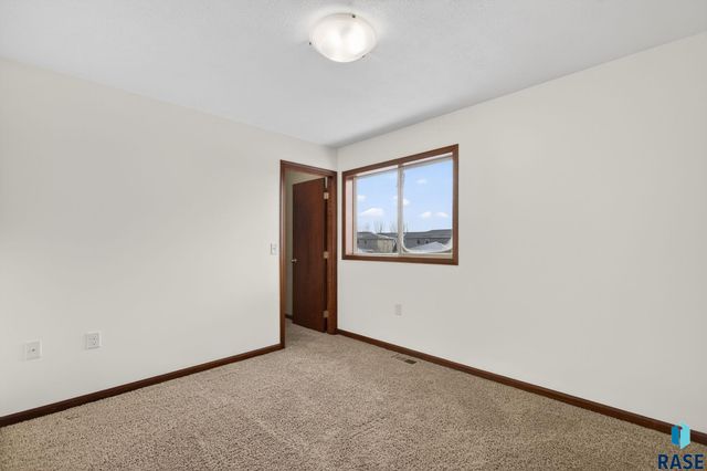 6509 S Tomar Rd Road, Sioux Falls, SD 57108