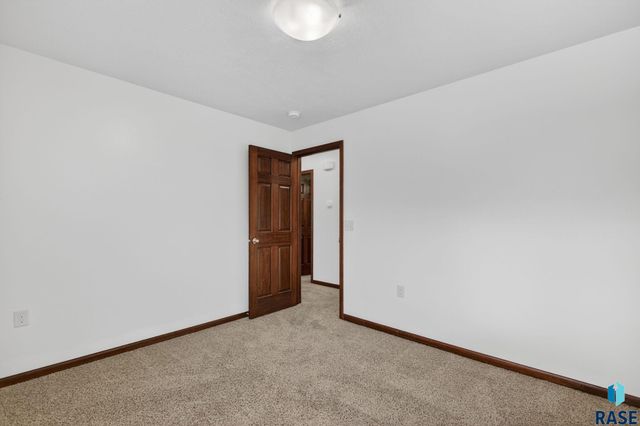 6509 S Tomar Rd Road, Sioux Falls, SD 57108