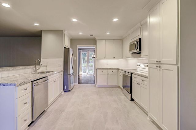 9208 Rangely Drive, Houston, TX 77055