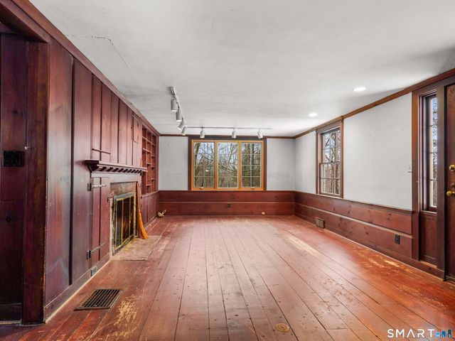 21 Old Highway, Wilton, CT 06897