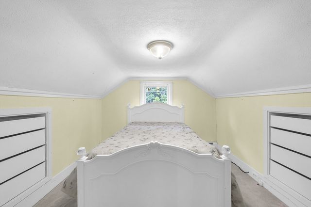 115 Old North Woodstock Rd, Southbridge, MA 01550
