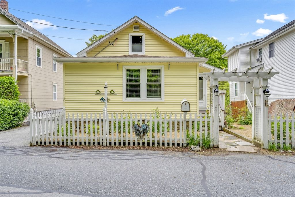 115 Old North Woodstock Rd, Southbridge, MA 01550