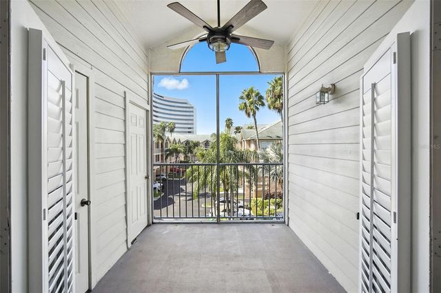 5304 BAY CLUB CIRCLE, Tampa, FL 33607