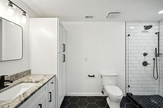 5304 BAY CLUB CIRCLE, Tampa, FL 33607