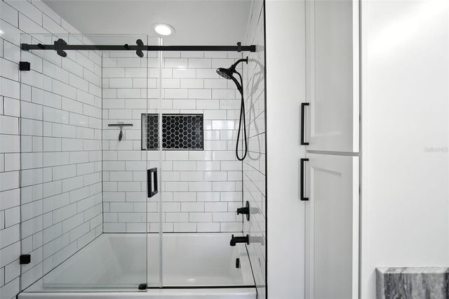 5304 BAY CLUB CIRCLE, Tampa, FL 33607