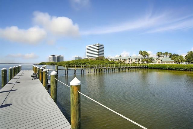 5304 BAY CLUB CIRCLE, Tampa, FL 33607