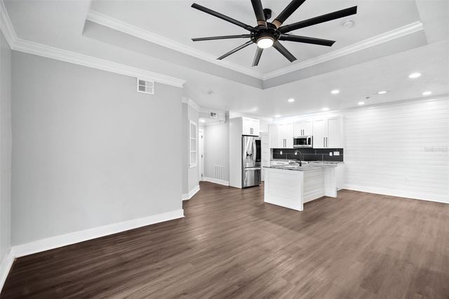 5304 BAY CLUB CIRCLE, Tampa, FL 33607