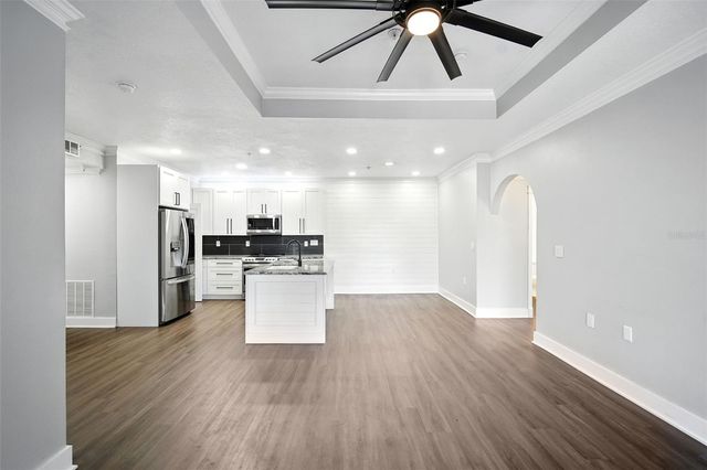 5304 BAY CLUB CIRCLE, Tampa, FL 33607