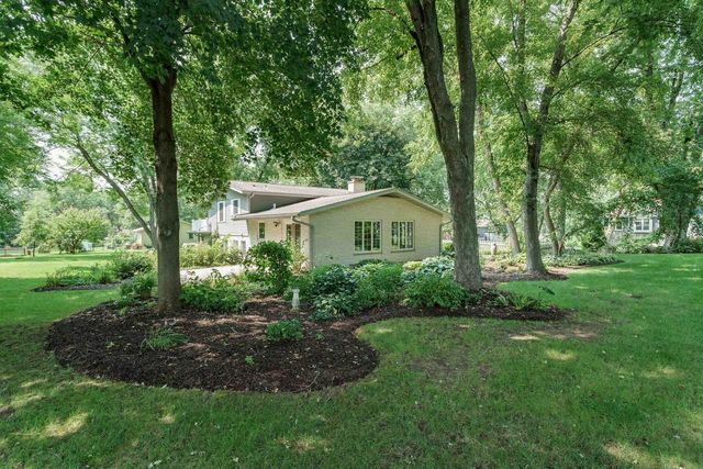 4527 E Oak Lane, Windsor, WI 53598