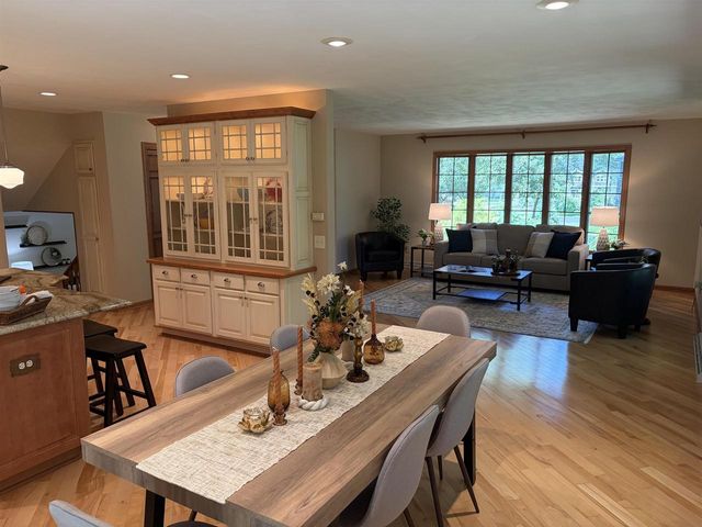 4527 E Oak Lane, Windsor, WI 53598