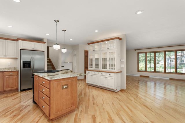 4527 E Oak Lane, Windsor, WI 53598