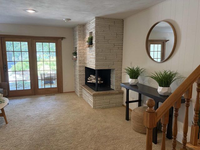 4527 E Oak Lane, Windsor, WI 53598