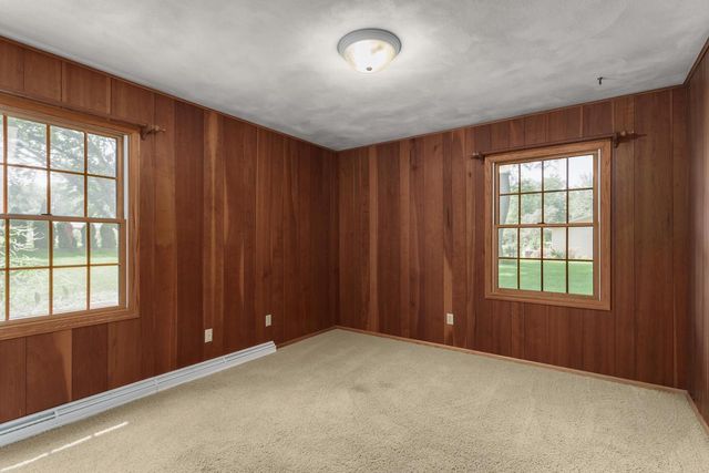 4527 E Oak Lane, Windsor, WI 53598