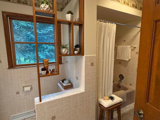 4527 E Oak Lane, Windsor, WI 53598