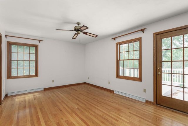 4527 E Oak Lane, Windsor, WI 53598