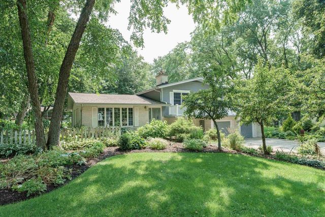 4527 E Oak Lane, Windsor, WI 53598