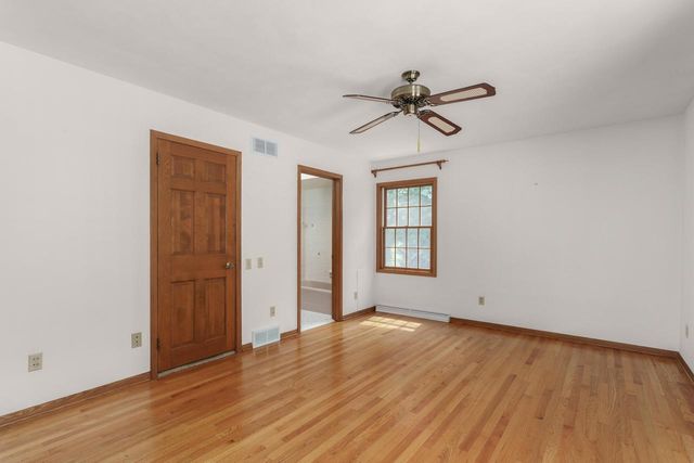4527 E Oak Lane, Windsor, WI 53598