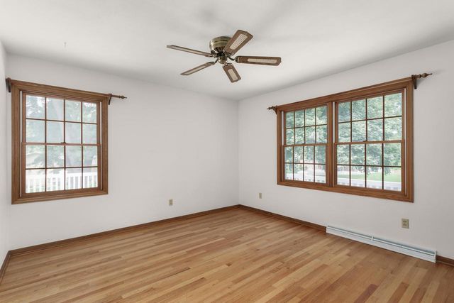 4527 E Oak Lane, Windsor, WI 53598