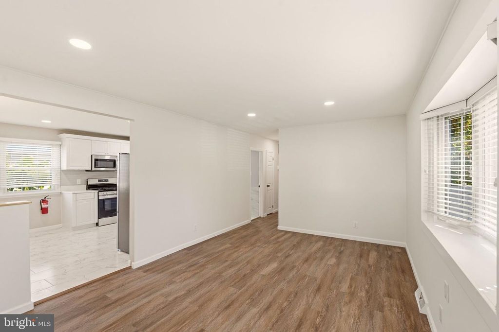 208 W CEDAR AVE W, OAKLYN, NJ 08107 — photo 3