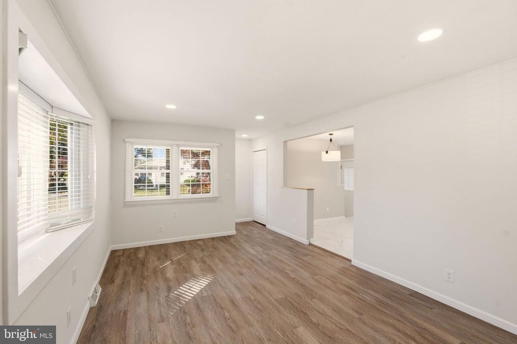 208 W CEDAR AVE W, OAKLYN, NJ 08107 — photo 4