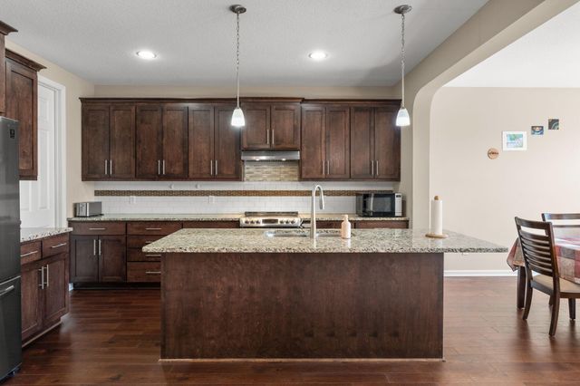 1334 76th Street W, Inver Grove Heights, MN 55077