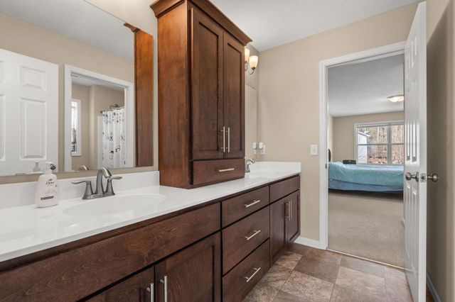 1334 76th Street W, Inver Grove Heights, MN 55077