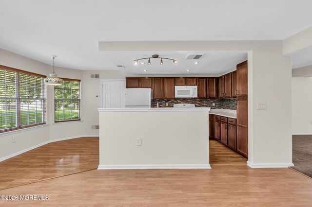 978A Thornbury Lane, Manchester, NJ 08759