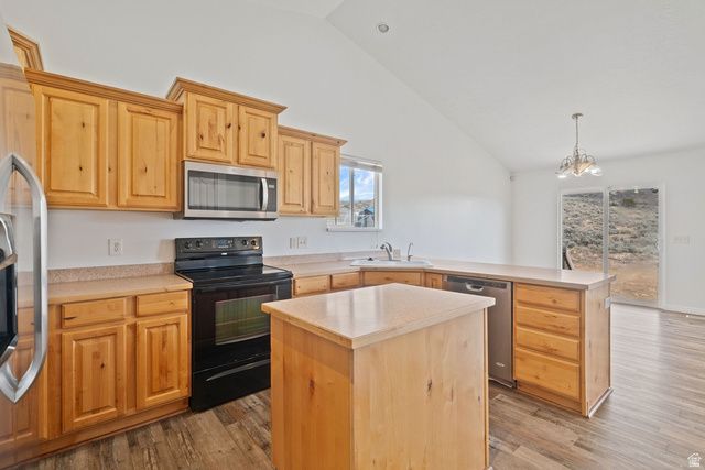 2253 LONE TREE PKWY, Eagle Mountain, UT 84005
