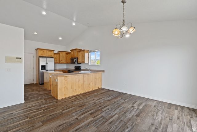 2253 LONE TREE PKWY, Eagle Mountain, UT 84005